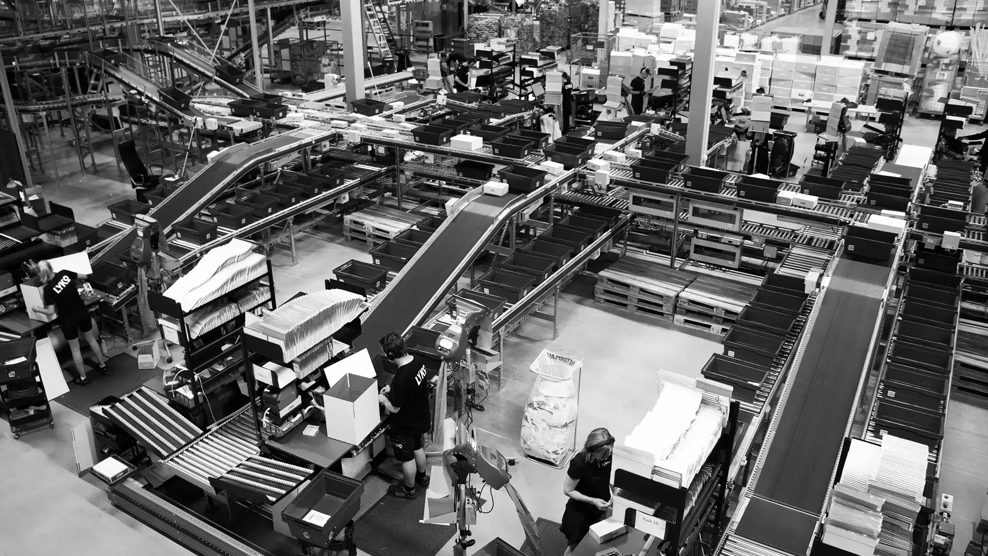 Langebæk-Cases-Lyko-Production-Facility-Greyscale-1920x1080